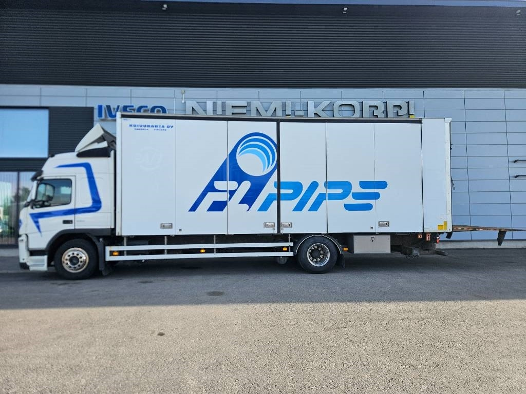 Truk box Volvo FM11: gambar 6