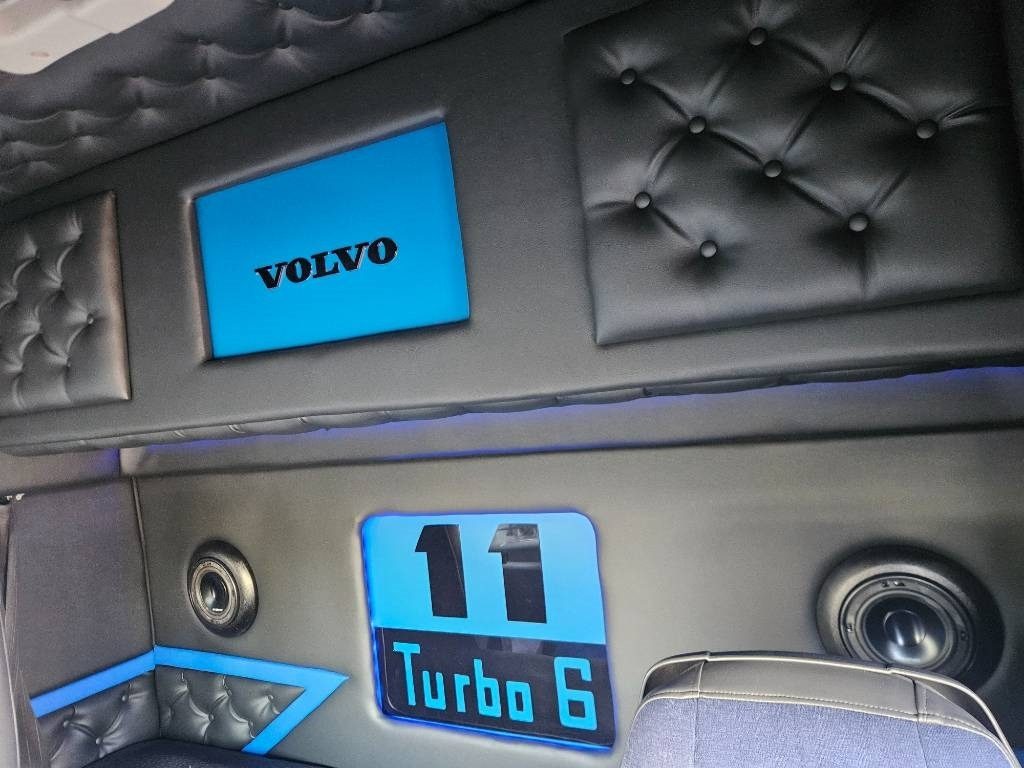 Truk box Volvo FM11: gambar 13
