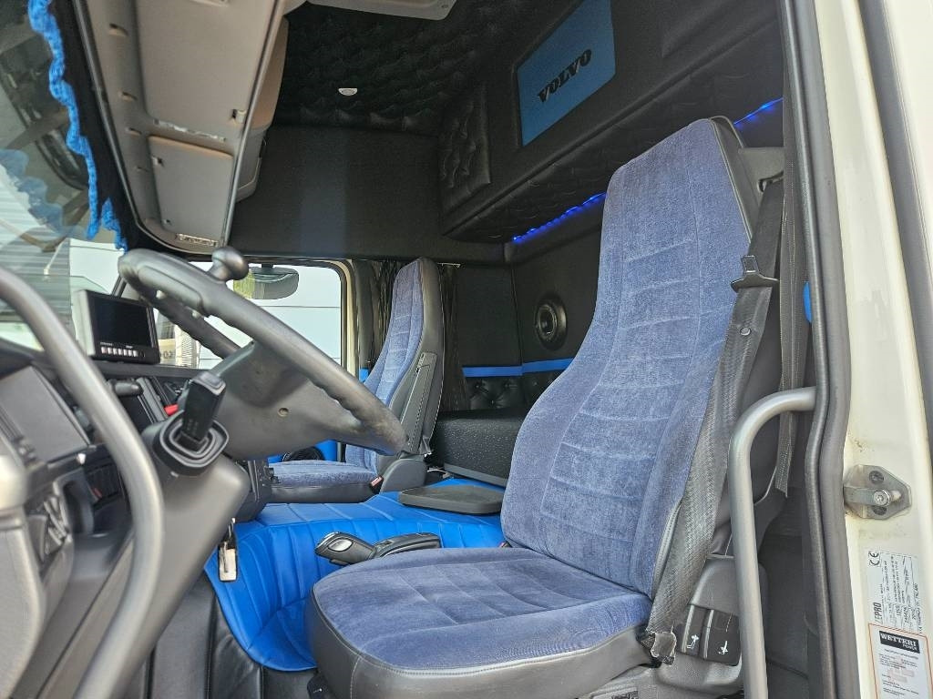 Truk box Volvo FM11: gambar 12