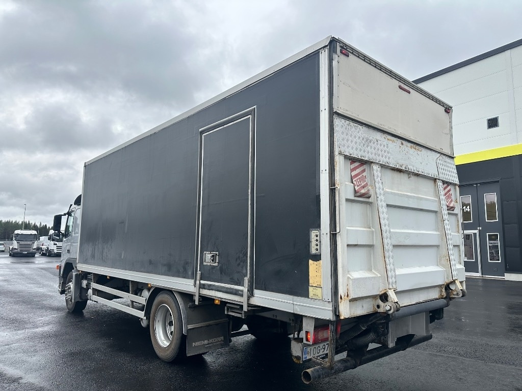 Volvo FM9 300 4x2 - Truk box: gambar 4 Volvo FM9 300 4x2 - Truk box: gambar 4