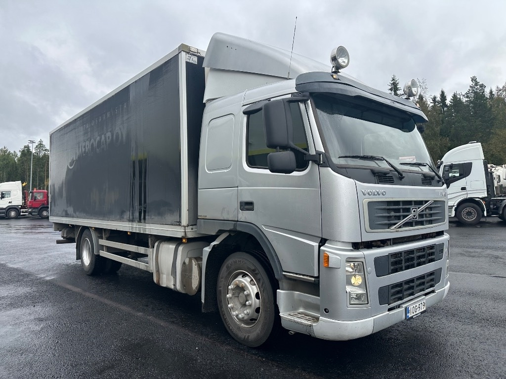 Volvo FM9 300 4x2 - Truk box: gambar 3 Volvo FM9 300 4x2 - Truk box: gambar 3
