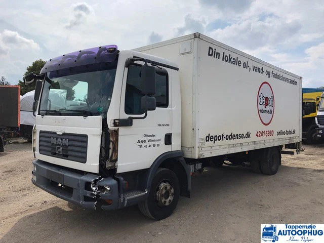 MAN TGL 12.210 - Truk box: gambar 1 MAN TGL 12.210 - Truk box: gambar 1