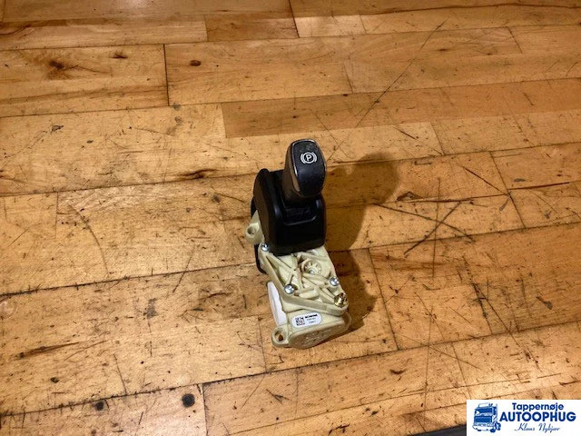 Scania 2301821 – Scania Hand brake - Kabin dan interior untuk Truk: gambar 1 Scania 2301821 – Scania Hand brake - Kabin dan interior untuk Truk: gambar 1