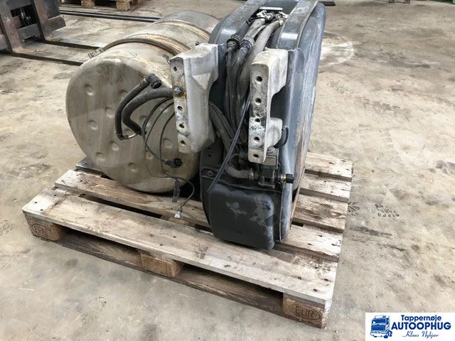 Scania Adblue pumpe Adblue tank P/N: 2141802 – 1884225 - Tangki adBlue untuk Truk: gambar 2 Scania Adblue pumpe Adblue tank P/N: 2141802 – 1884225 - Tangki adBlue untuk Truk: gambar 2
