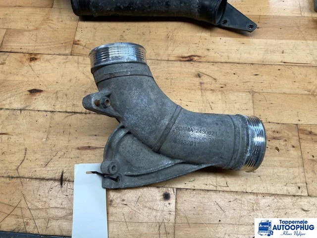 Scania Intercooler rør Scania 2436021 - Suku Cadang Mesin untuk Truk: gambar 1 Scania Intercooler rør Scania 2436021 - Suku Cadang Mesin untuk Truk: gambar 1