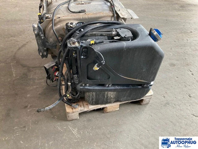 Scania adblue tank / reductant tank Scania 2919673 - Tangki adBlue untuk Truk: gambar 1 Scania adblue tank / reductant tank Scania 2919673 - Tangki adBlue untuk Truk: gambar 1