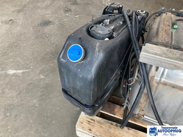 Scania adblue tank / reductant tank Scania 2919673 - Tangki adBlue untuk Truk: gambar 2 Scania adblue tank / reductant tank Scania 2919673 - Tangki adBlue untuk Truk: gambar 2