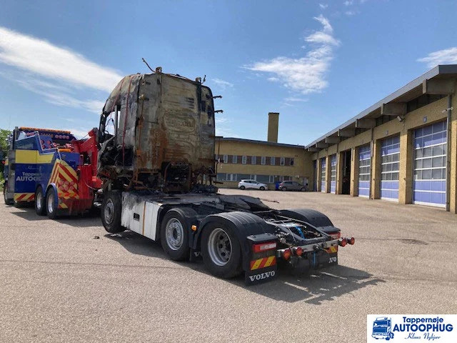 Volvo FH460 6X2 - Tractor head: gambar 4 Volvo FH460 6X2 - Tractor head: gambar 4