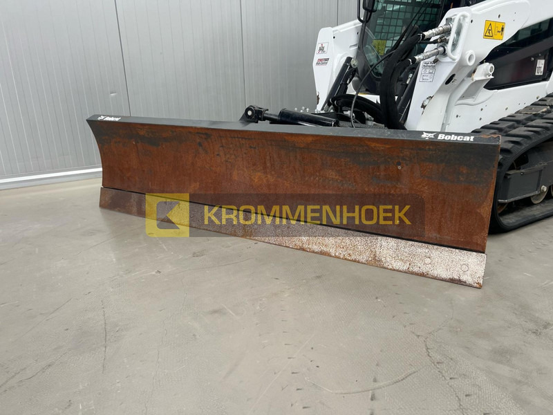 Bobcat Dozerblade 96 6-weg Dozerblad - Pisau: gambar 1 Bobcat Dozerblade 96 6-weg Dozerblad - Pisau: gambar 1