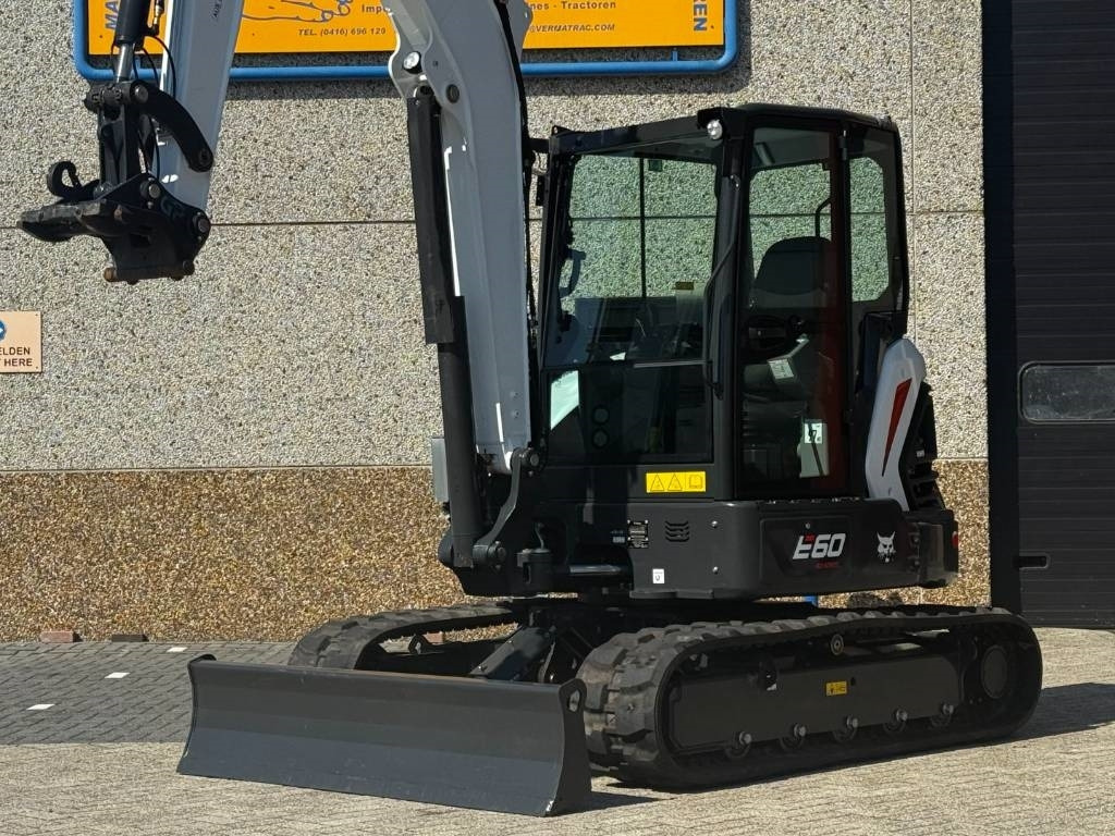 Bobcat E60 R2, 2024, 54 hours!! - Ekskavator perayap: gambar 3 Bobcat E60 R2, 2024, 54 hours!! - Ekskavator perayap: gambar 3
