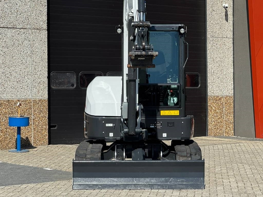 Bobcat E60 R2, 2024, 54 hours!! - Ekskavator perayap: gambar 5 Bobcat E60 R2, 2024, 54 hours!! - Ekskavator perayap: gambar 5