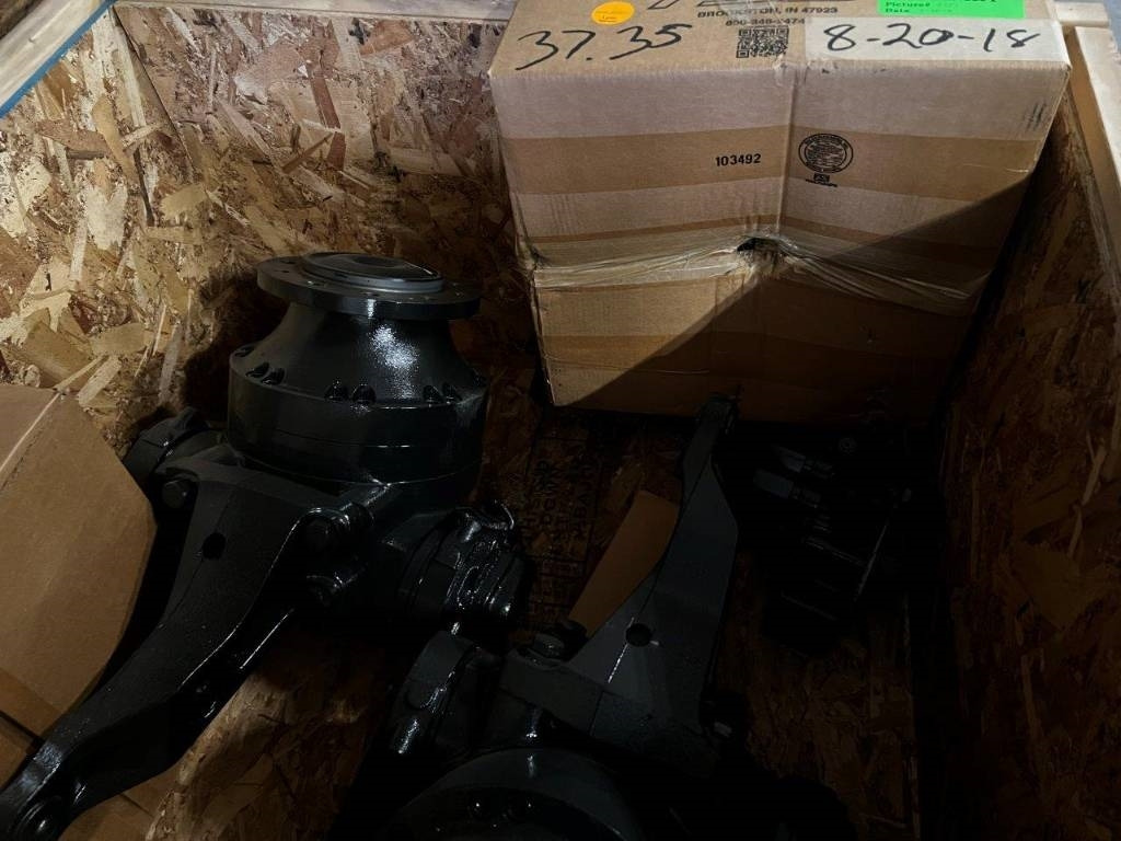 CNH Hydraulic drive - CNH - MG18 - Bingkai/ Sasis untuk Peralatan pertanian: gambar 4 CNH Hydraulic drive - CNH - MG18 - Bingkai/ Sasis untuk Peralatan pertanian: gambar 4