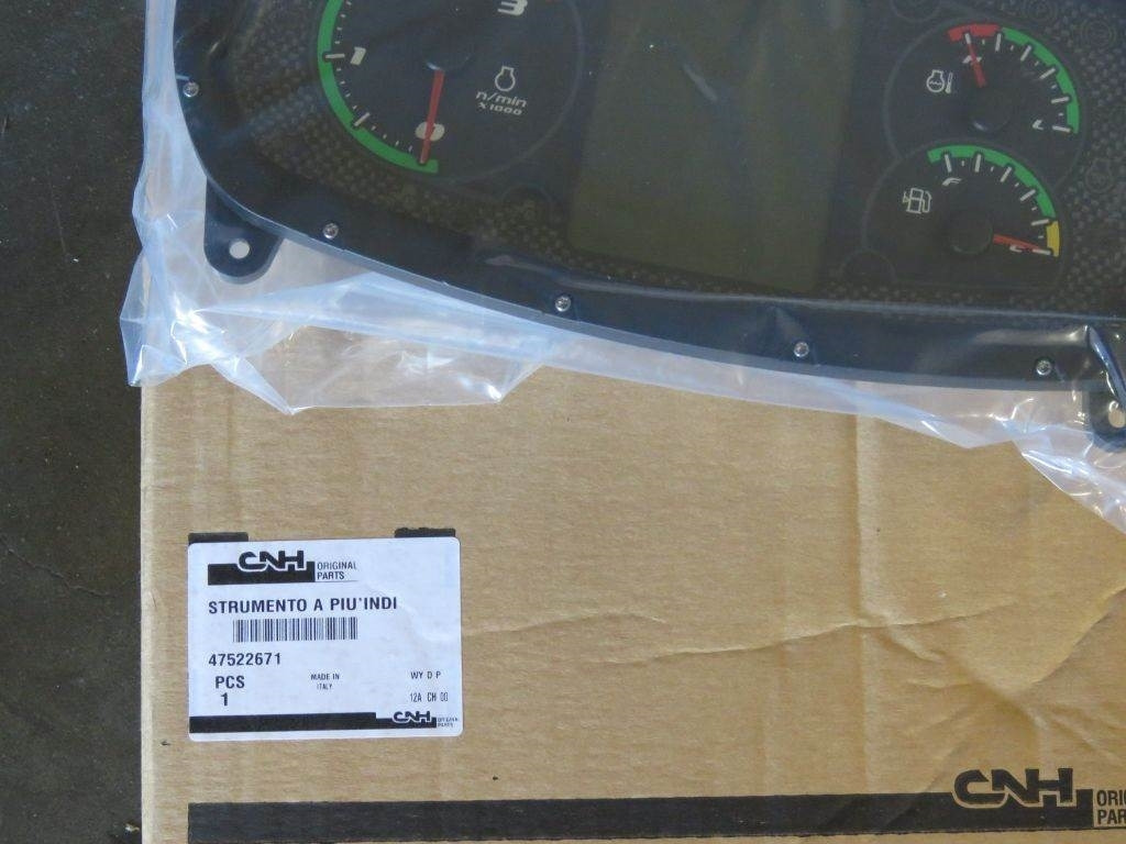 Case FARMALL 85C 95C 105C 115C - Dasbor untuk Peralatan pertanian: gambar 4 Case FARMALL 85C 95C 105C 115C - Dasbor untuk Peralatan pertanian: gambar 4