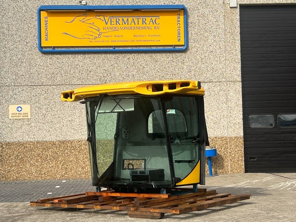 New Holland Cabine - New Holland CR8070, CR8080, CR9070, CR908 - Lampiran pemanen: gambar 1 New Holland Cabine - New Holland CR8070, CR8080, CR9070, CR908 - Lampiran pemanen: gambar 1