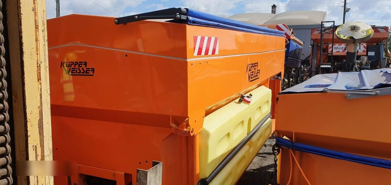 Schmidt KUPPER WEISSER 7m3 - Penyebar pasir/ Garam untuk Kendaraan Kota/ Khusus: gambar 5 Schmidt KUPPER WEISSER 7m3 - Penyebar pasir/ Garam untuk Kendaraan Kota/ Khusus: gambar 5