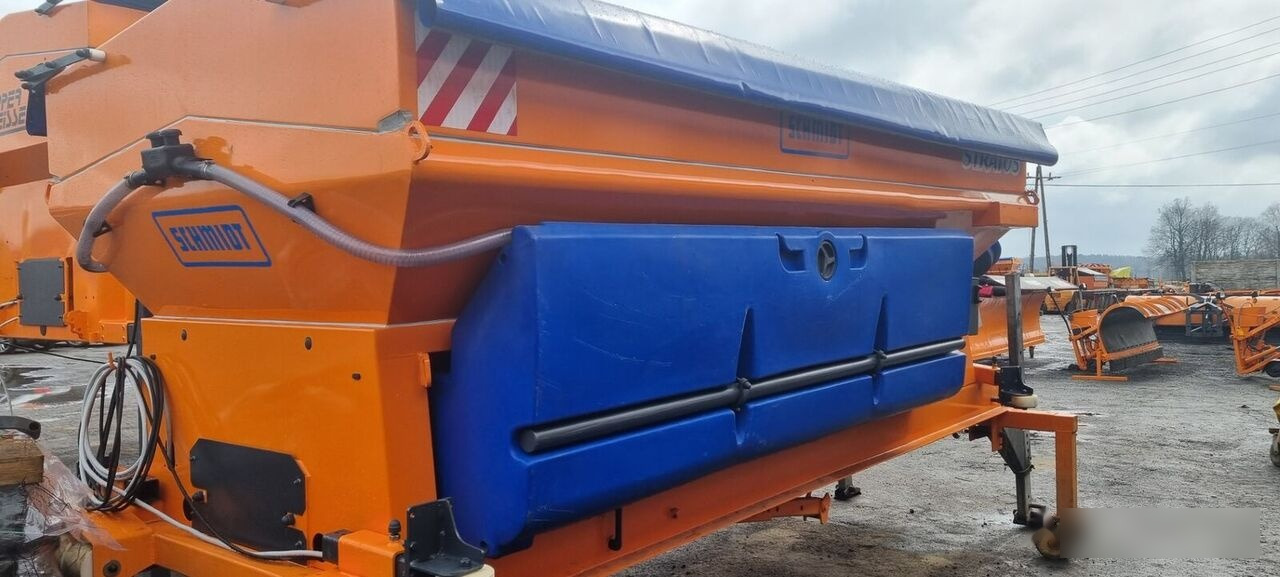 Schmidt odnowiona 2024 - Penyebar pasir/ Garam untuk Kendaraan Kota/ Khusus: gambar 4 Schmidt odnowiona 2024 - Penyebar pasir/ Garam untuk Kendaraan Kota/ Khusus: gambar 4