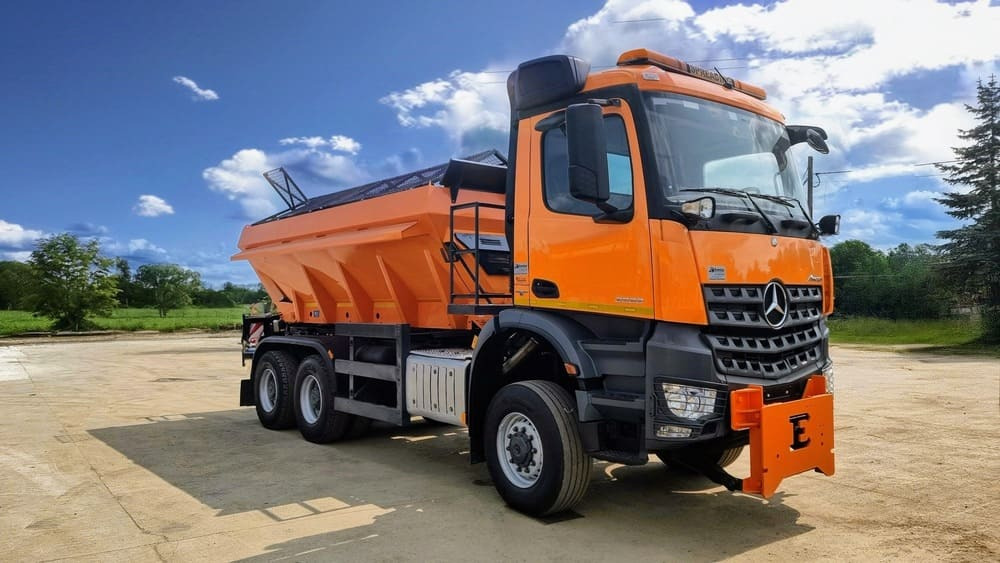 Mercedes-Benz AROCS 3333 6x6 - Truk: gambar 1 Mercedes-Benz AROCS 3333 6x6 - Truk: gambar 1