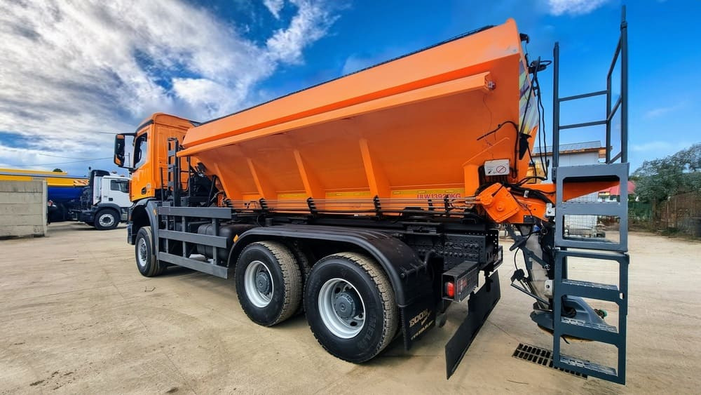 Mercedes-Benz AROCS 3333 6x6 - Truk: gambar 4 Mercedes-Benz AROCS 3333 6x6 - Truk: gambar 4