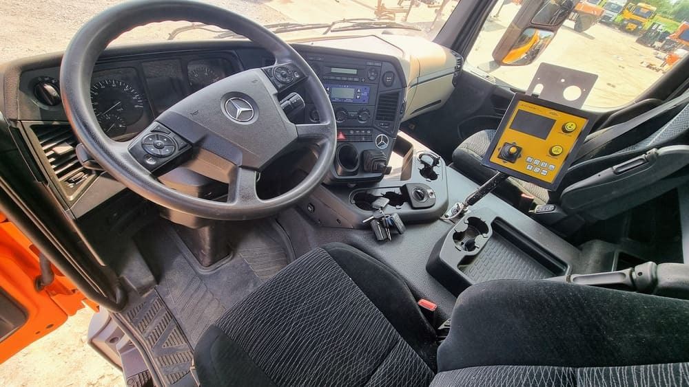 Mercedes-Benz AROCS 3333 6x6 - Truk: gambar 5 Mercedes-Benz AROCS 3333 6x6 - Truk: gambar 5