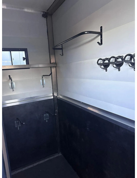 Truk pengangkut kuda Scania P250 Horse Truck: gambar 18