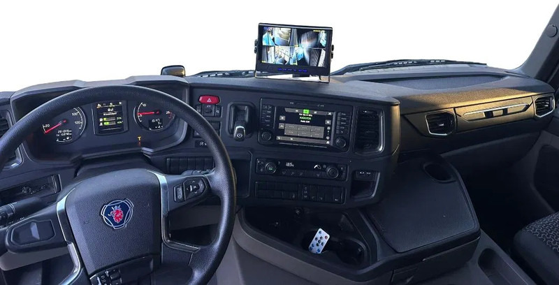 Truk pengangkut kuda Scania P250 Horse Truck: gambar 13