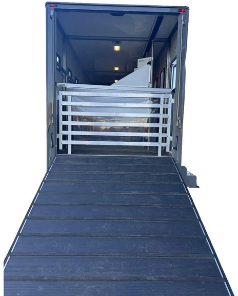 Truk pengangkut kuda Scania P250 Horse Truck: gambar 15