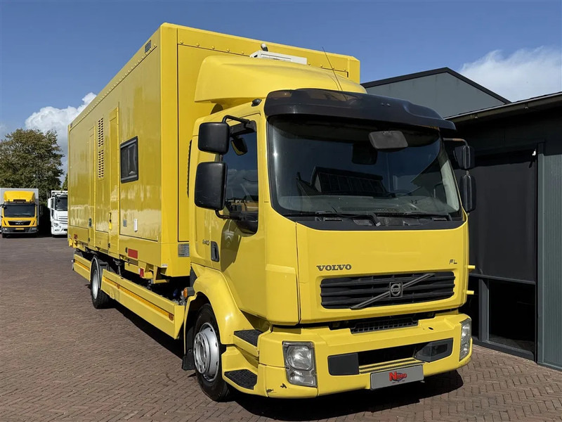 Volvo FL 12.240 Airco 2x bed Douche Heater - Truk box: gambar 1 Volvo FL 12.240 Airco 2x bed Douche Heater - Truk box: gambar 1
