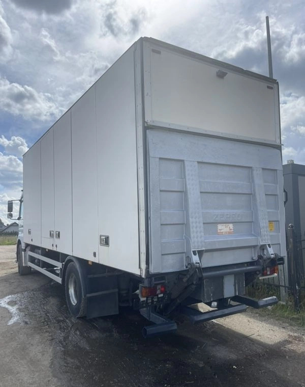 MERCEDES-BENZ AXOR PRZEBIEG TYLKO 322000 KM!!!! - Truk isotermal: gambar 4 MERCEDES-BENZ AXOR PRZEBIEG TYLKO 322000 KM!!!! - Truk isotermal: gambar 4