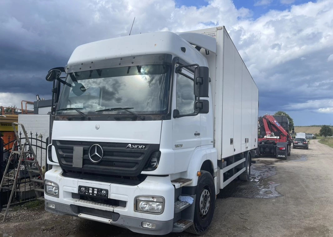 MERCEDES-BENZ AXOR PRZEBIEG TYLKO 322000 KM!!!! - Truk isotermal: gambar 5 MERCEDES-BENZ AXOR PRZEBIEG TYLKO 322000 KM!!!! - Truk isotermal: gambar 5