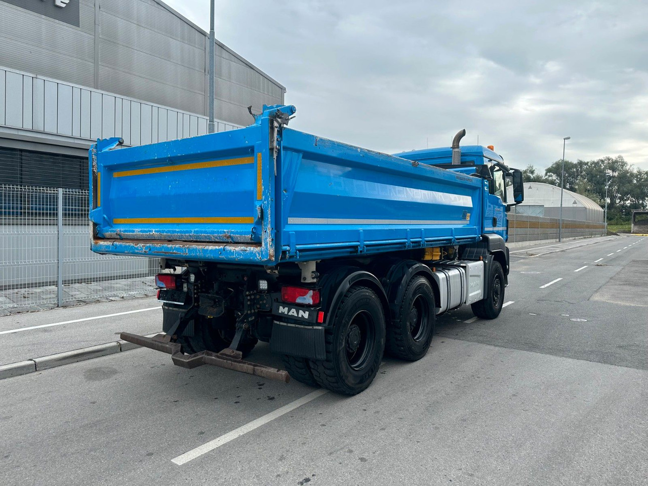 MAN TGS 26.460 6X4 Hydrodrive Bordmatik - Truk jungkit: gambar 4 MAN TGS 26.460 6X4 Hydrodrive Bordmatik - Truk jungkit: gambar 4