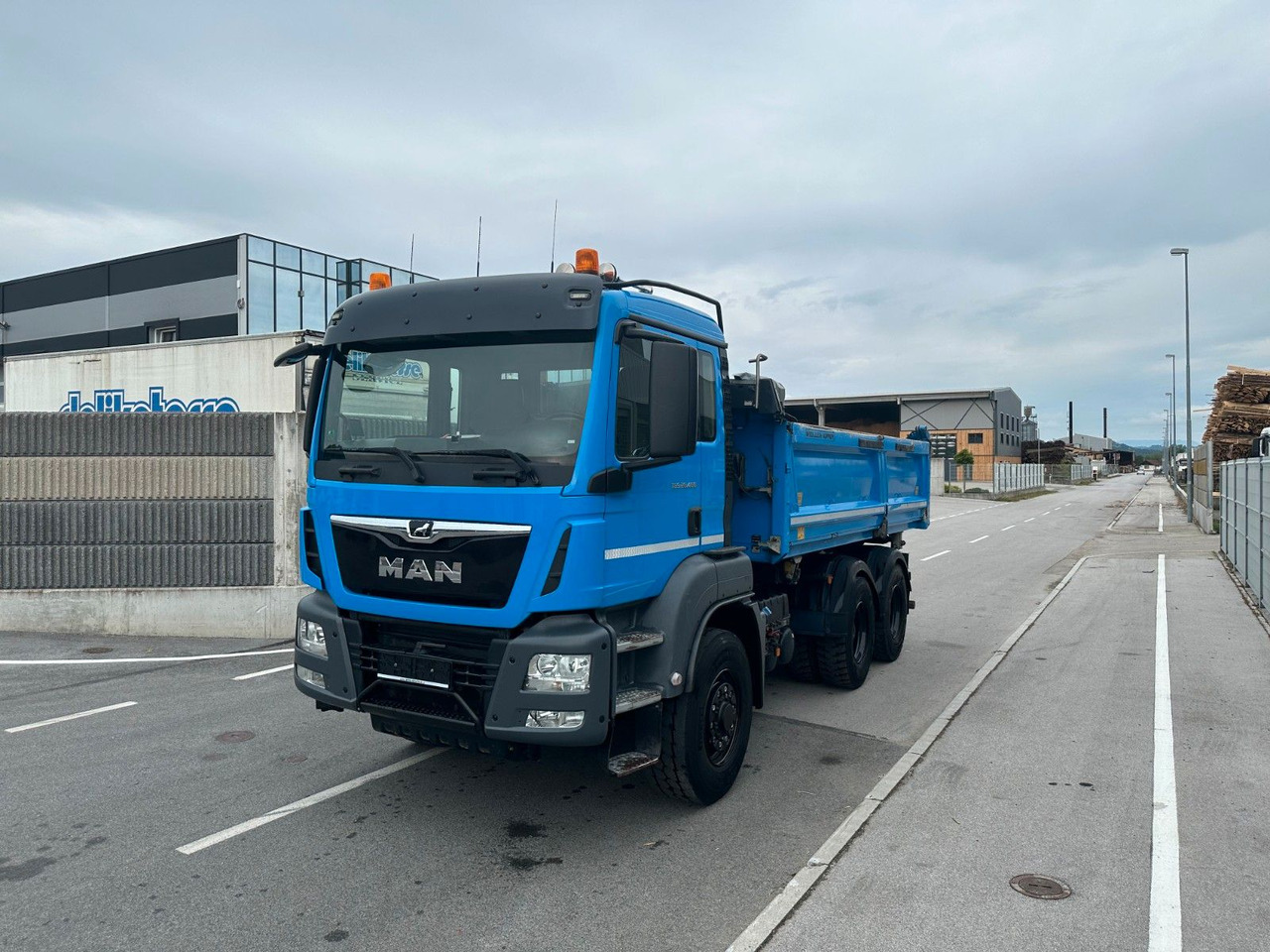 MAN TGS 26.460 6X4 Hydrodrive Bordmatik - Truk jungkit: gambar 2 MAN TGS 26.460 6X4 Hydrodrive Bordmatik - Truk jungkit: gambar 2