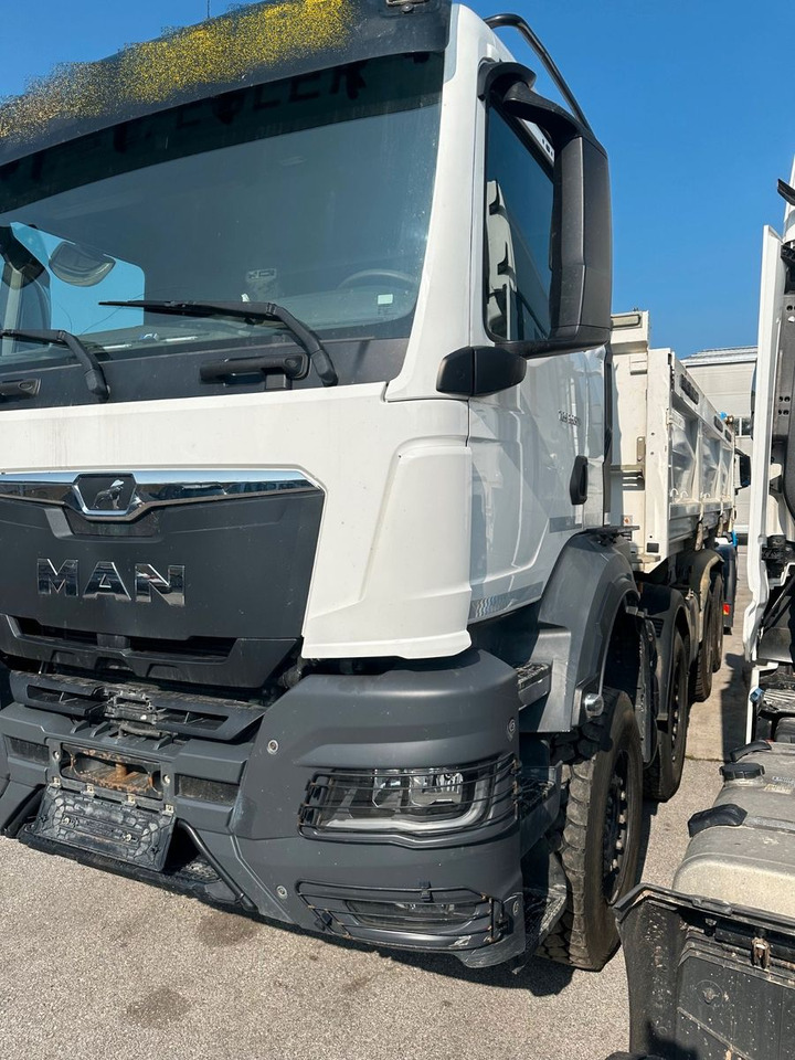 MAN TGS 35.510 8X4 Motorschaden - Truk jungkit: gambar 2 MAN TGS 35.510 8X4 Motorschaden - Truk jungkit: gambar 2