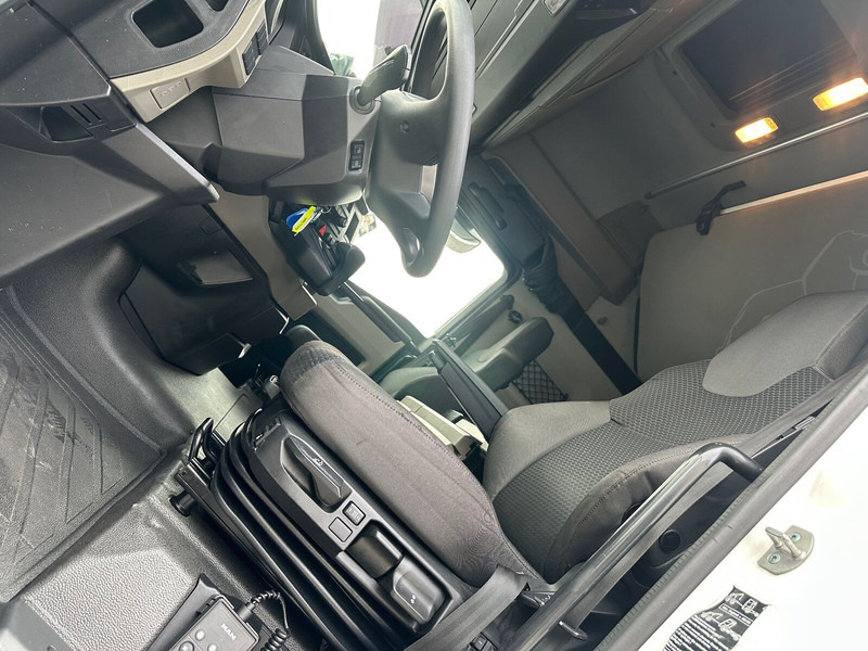 MAN TGX 18.510 4X2 LL SA Intarder Klima ACC - Tractor head: gambar 5 MAN TGX 18.510 4X2 LL SA Intarder Klima ACC - Tractor head: gambar 5