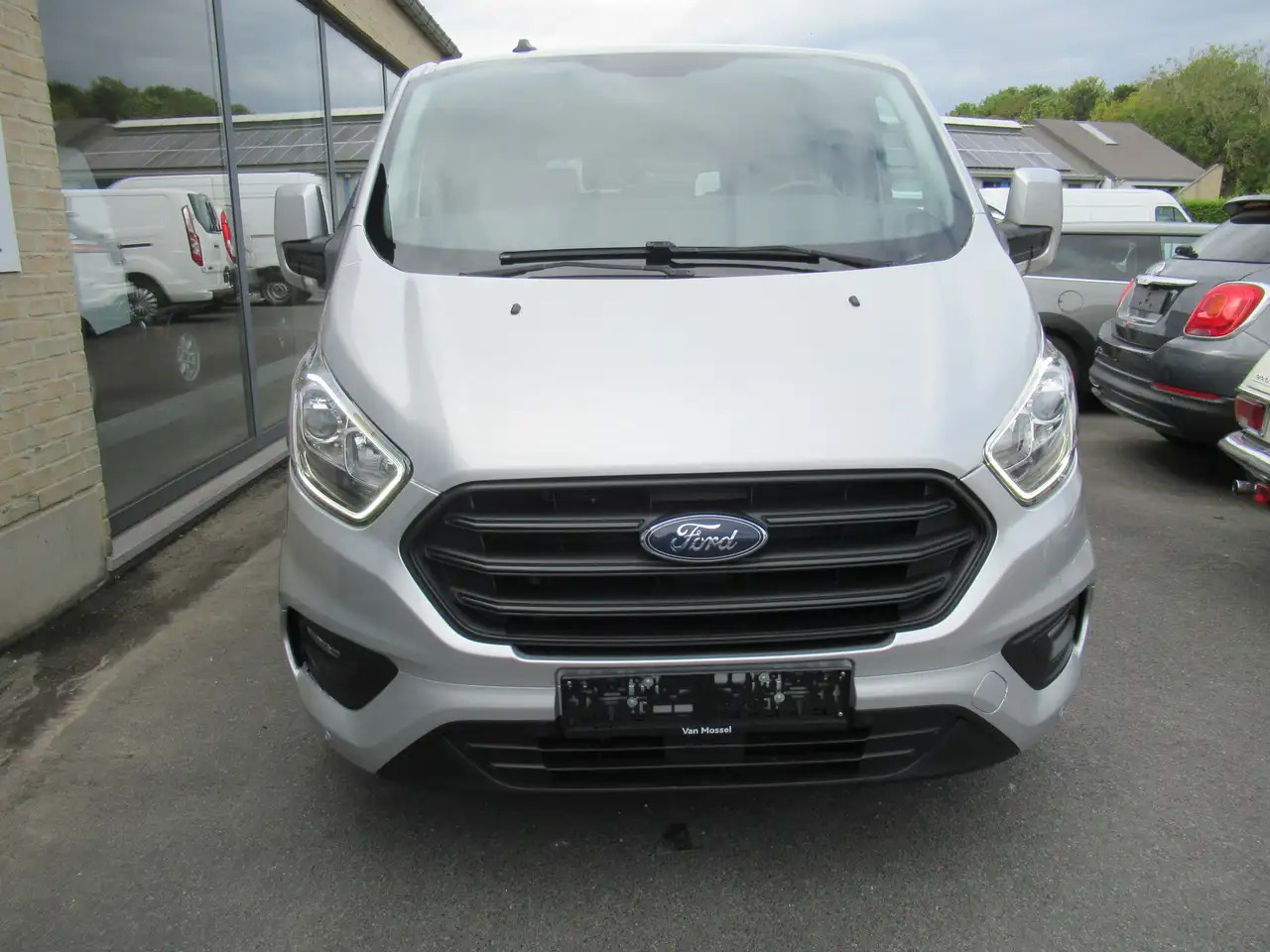 Ford Transit Custom 2.0 TDCi L2H1 Ambiente 23900€+TVA/BTW - Van penumpang: gambar 3 Ford Transit Custom 2.0 TDCi L2H1 Ambiente 23900€+TVA/BTW - Van penumpang: gambar 3