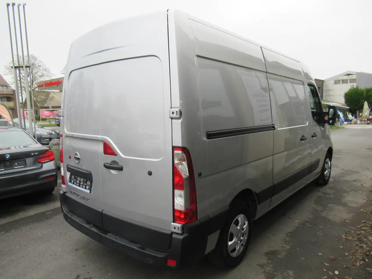 Nissan Interstar L2H2 clim navi 16500€+tva/btw - Van panel: gambar 2 Nissan Interstar L2H2 clim navi 16500€+tva/btw - Van panel: gambar 2