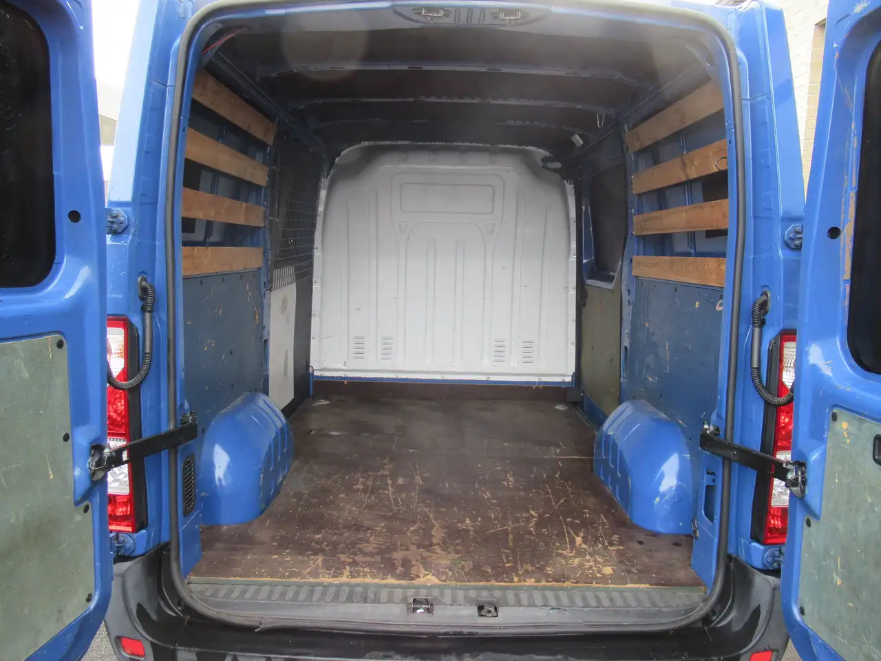 Opel Movano L1H1 - Peralatan lainnya: gambar 5 Opel Movano L1H1 - Peralatan lainnya: gambar 5