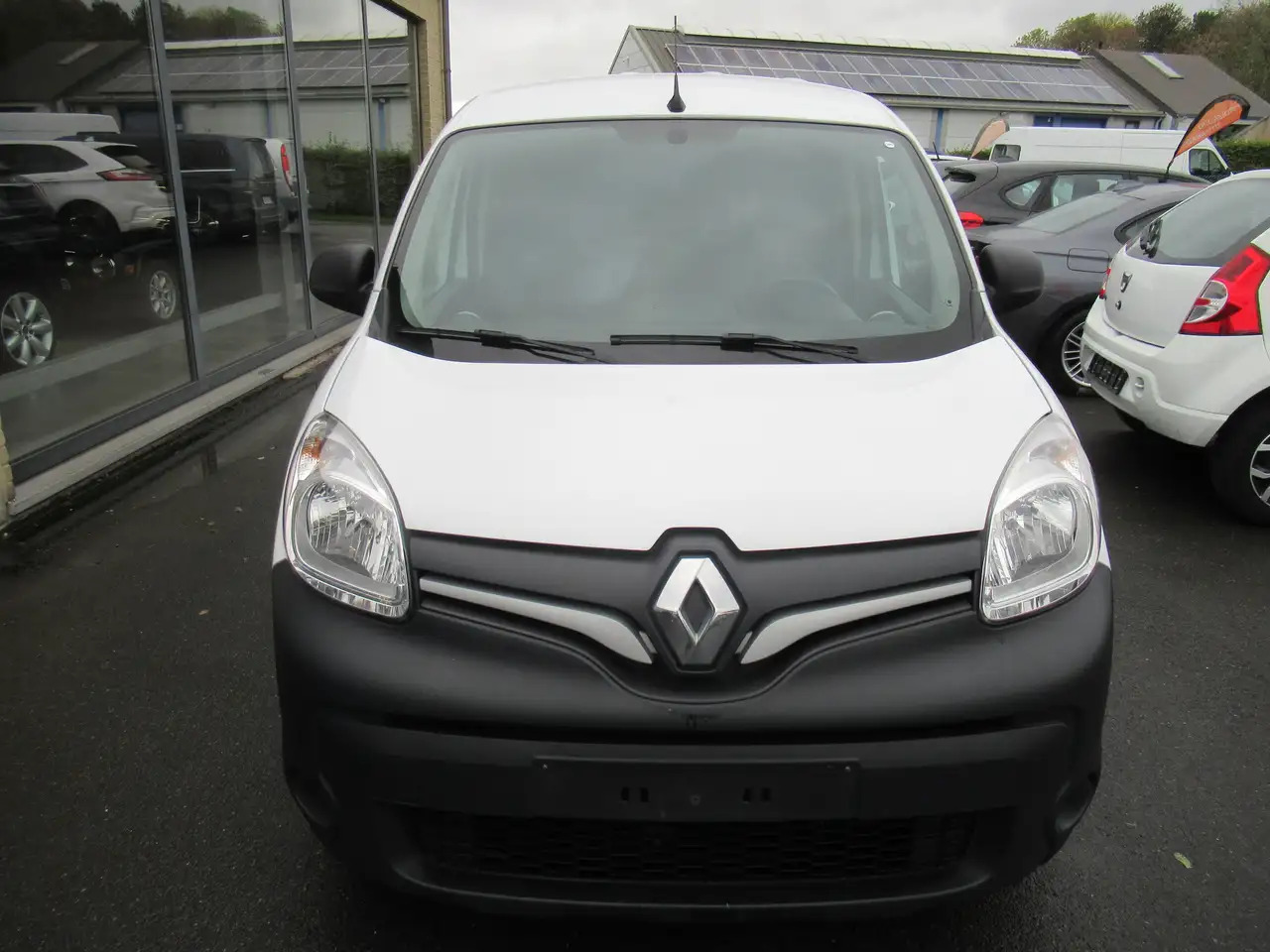 Renault Kangoo 15 DCI GRAND CONFORT CLIM 8250€+TVA/BTW - Van kecil: gambar 3 Renault Kangoo 15 DCI GRAND CONFORT CLIM 8250€+TVA/BTW - Van kecil: gambar 3