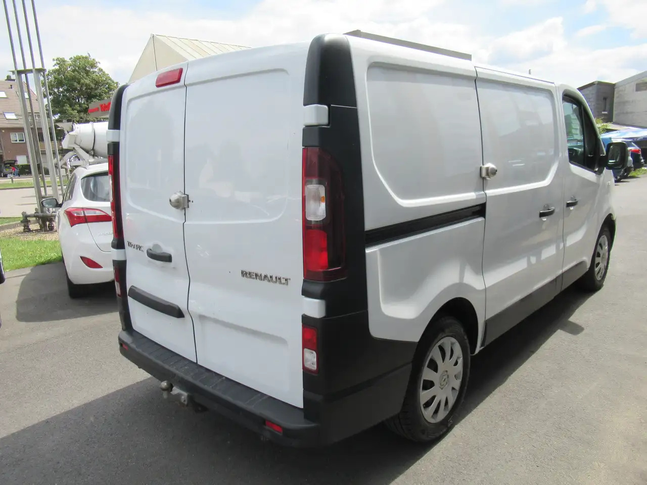 Renault Trafic CLIM AIRCO NAVI 11400€+TVA/BTW - Van kecil: gambar 2 Renault Trafic CLIM AIRCO NAVI 11400€+TVA/BTW - Van kecil: gambar 2