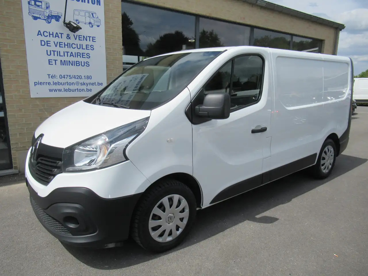 Renault Trafic CLIM AIRCO NAVI 11400€+TVA/BTW - Van kecil: gambar 1 Renault Trafic CLIM AIRCO NAVI 11400€+TVA/BTW - Van kecil: gambar 1