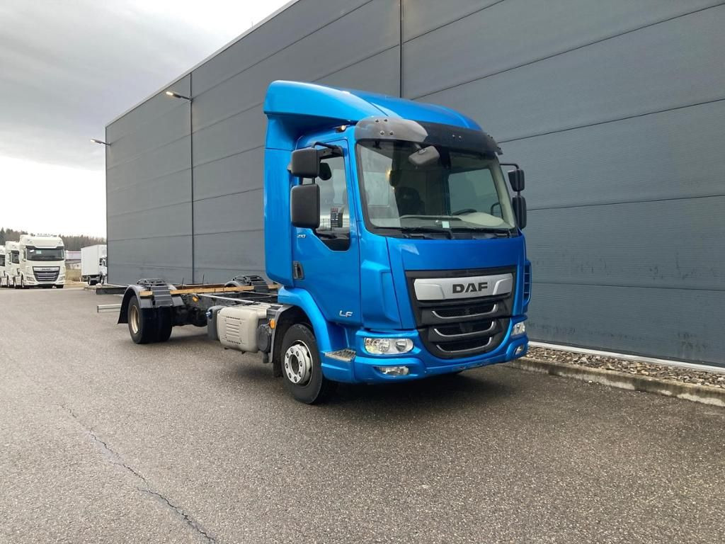DAF LF 210 FA Standheizung / 5.00m Rd / 7.490kg - Truk dengan terpal samping: gambar 3 DAF LF 210 FA Standheizung / 5.00m Rd / 7.490kg - Truk dengan terpal samping: gambar 3