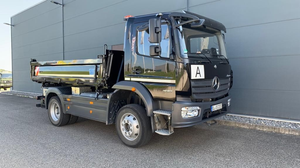 Mercedes-Benz Atego 1530 Allradkipper 4x4 Kam. AUT LED AHK - Truk jungkit: gambar 1 Mercedes-Benz Atego 1530 Allradkipper 4x4 Kam. AUT LED AHK - Truk jungkit: gambar 1