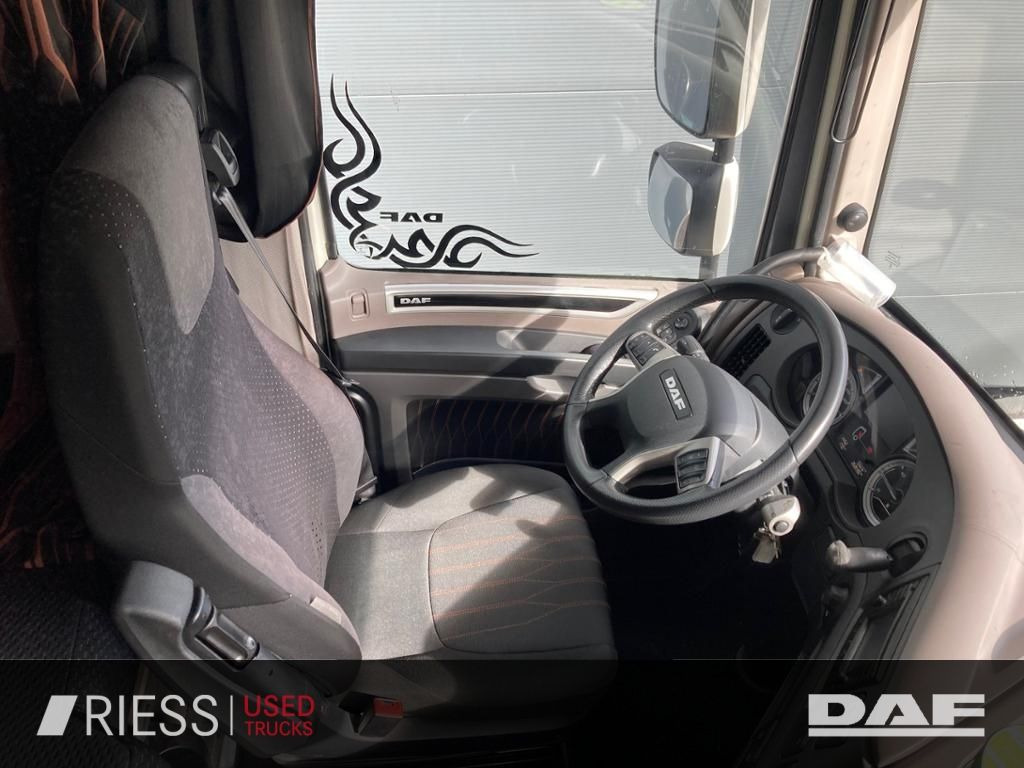 DAF XF 480 FT Super Space Cab Intarder Standklima 2 - Tractor head: gambar 4 DAF XF 480 FT Super Space Cab Intarder Standklima 2 - Tractor head: gambar 4