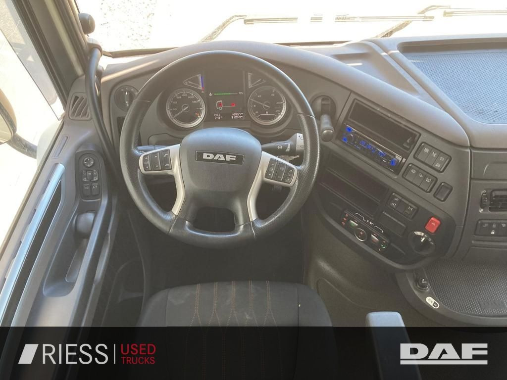 DAF XF 480 FT XF 480 FT SSC Intarder Standklima DAF XF 480 FT SSC Intarder Standklima SpurH LED - Tractor head: gambar 5 DAF XF 480 FT XF 480 FT SSC Intarder Standklima DAF XF 480 FT SSC Intarder Standklima SpurH LED - Tractor head: gambar 5