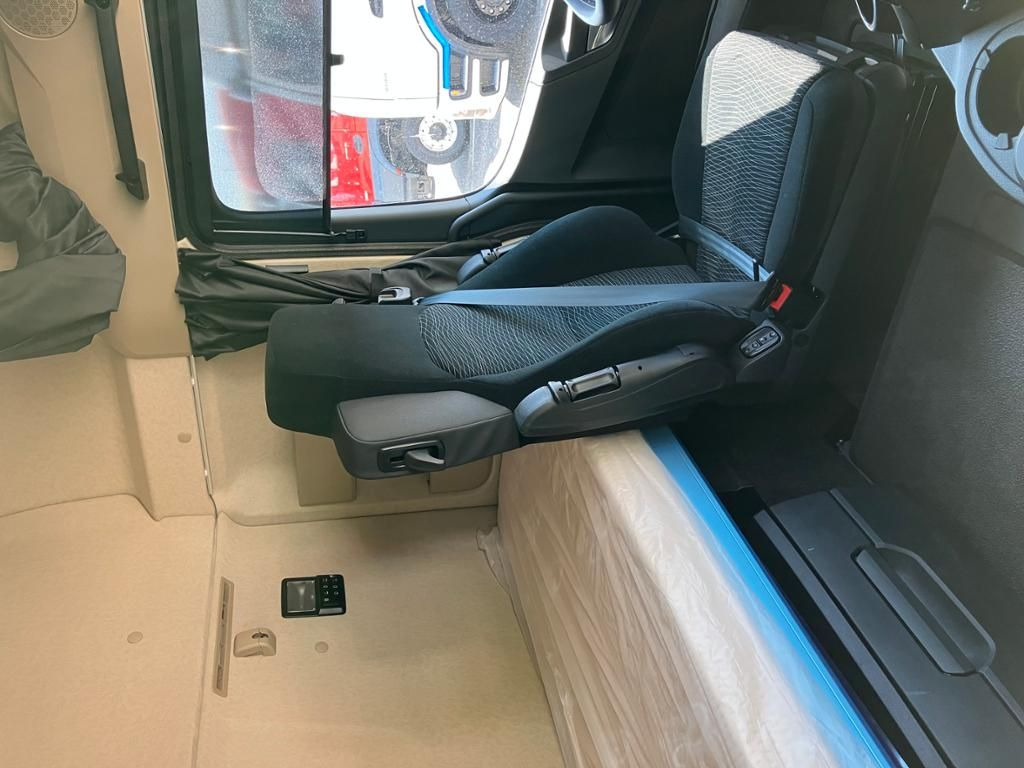 Mercedes-Benz Actros 1851 LS 4x2 - Tractor head: gambar 5 Mercedes-Benz Actros 1851 LS 4x2 - Tractor head: gambar 5