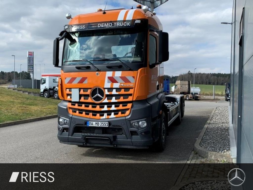 Mercedes-Benz 2551 L Abrollkipper mit HAD, gelenkter liftbarer - Truk: gambar 2 Mercedes-Benz 2551 L Abrollkipper mit HAD, gelenkter liftbarer - Truk: gambar 2