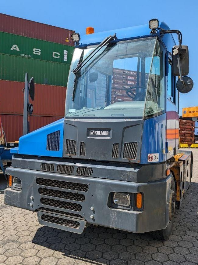 Kalmar T2 - Traktor terminal: gambar 1 Kalmar T2 - Traktor terminal: gambar 1