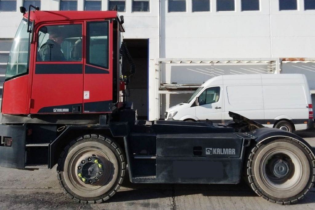 Traktor terminal Kalmar TR618: gambar 1