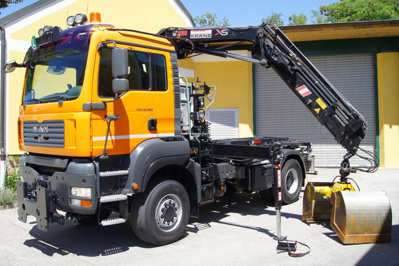 MAN TGA 18.360 BL 4x4/Euro 4/TÜV/HIAB 111/MULTILIFT/Winterdienst - Hook lift, Truk derek: gambar 2 MAN TGA 18.360 BL 4x4/Euro 4/TÜV/HIAB 111/MULTILIFT/Winterdienst - Hook lift, Truk derek: gambar 2
