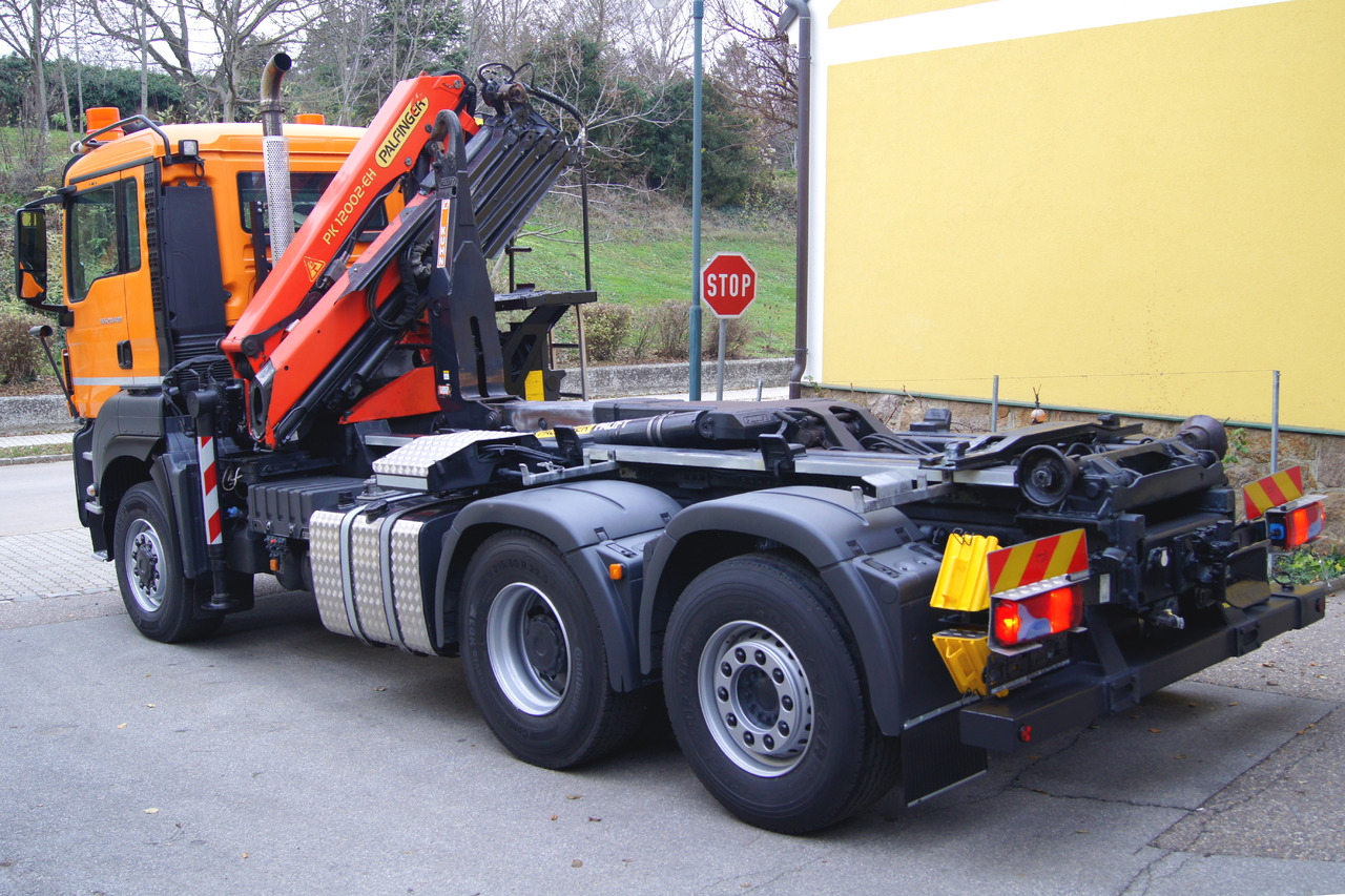 MAN TGS 28.400 BL 6x4-4/PK 12002 D/PALIFT/Winterdienst/Streuer/Pflug - Truk jungkit, Truk derek: gambar 3 MAN TGS 28.400 BL 6x4-4/PK 12002 D/PALIFT/Winterdienst/Streuer/Pflug - Truk jungkit, Truk derek: gambar 3