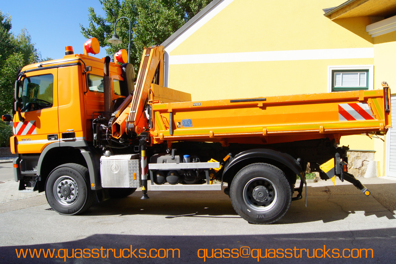 MERCEDES-BENZ ACTROS 1836 /4x4/TÜV/FASSI 110/MEILLER/Winterdienst/Wechselsystem - Truk jungkit, Truk derek: gambar 2 MERCEDES-BENZ ACTROS 1836 /4x4/TÜV/FASSI 110/MEILLER/Winterdienst/Wechselsystem - Truk jungkit, Truk derek: gambar 2